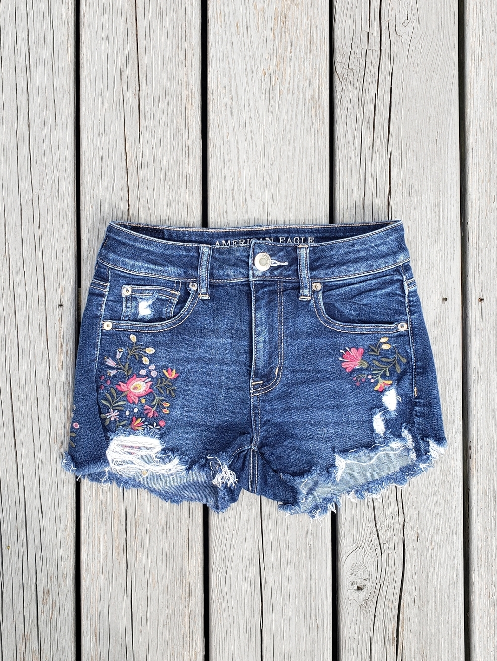 American Eagle Outfitters Floral Embroidered Shortie Shorts Size 4